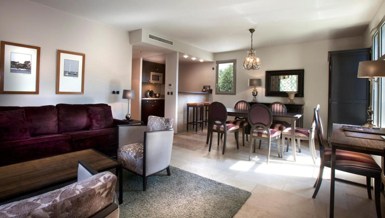 Residence Hoteliere 4 Etoiles Les Mas Du Grand Vallon Mougins Exteriör bild