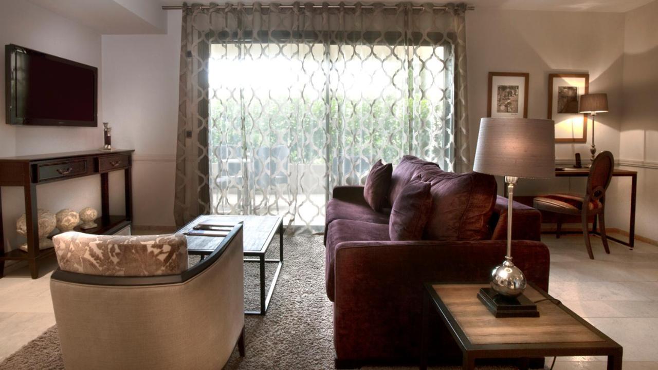 Residence Hoteliere 4 Etoiles Les Mas Du Grand Vallon Mougins Exteriör bild
