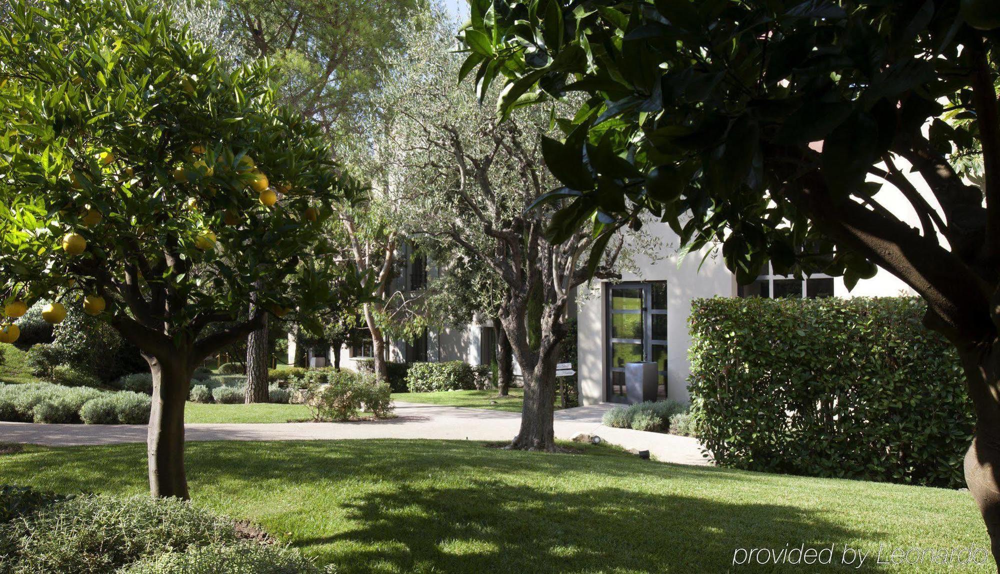 Residence Hoteliere 4 Etoiles Les Mas Du Grand Vallon Mougins Exteriör bild