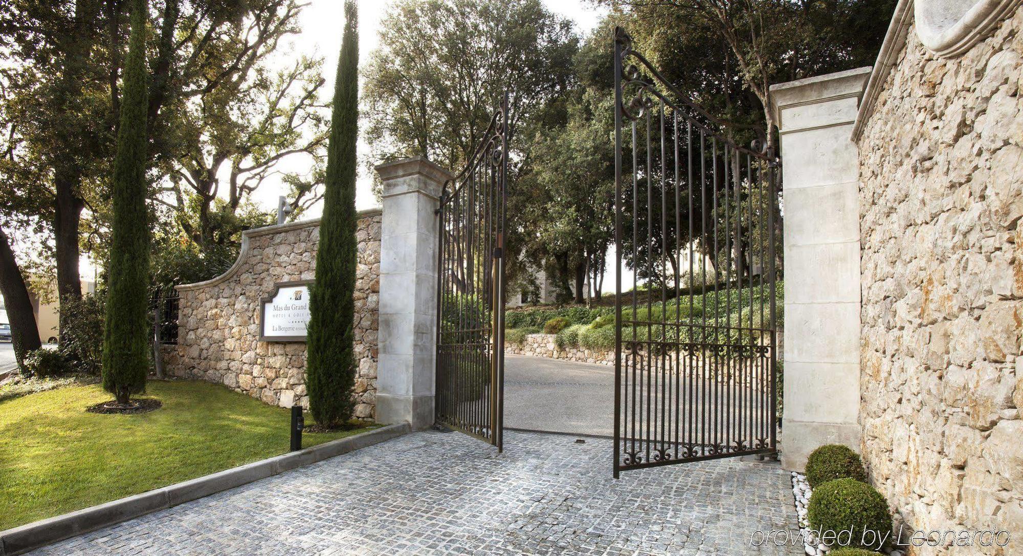 Residence Hoteliere 4 Etoiles Les Mas Du Grand Vallon Mougins Exteriör bild
